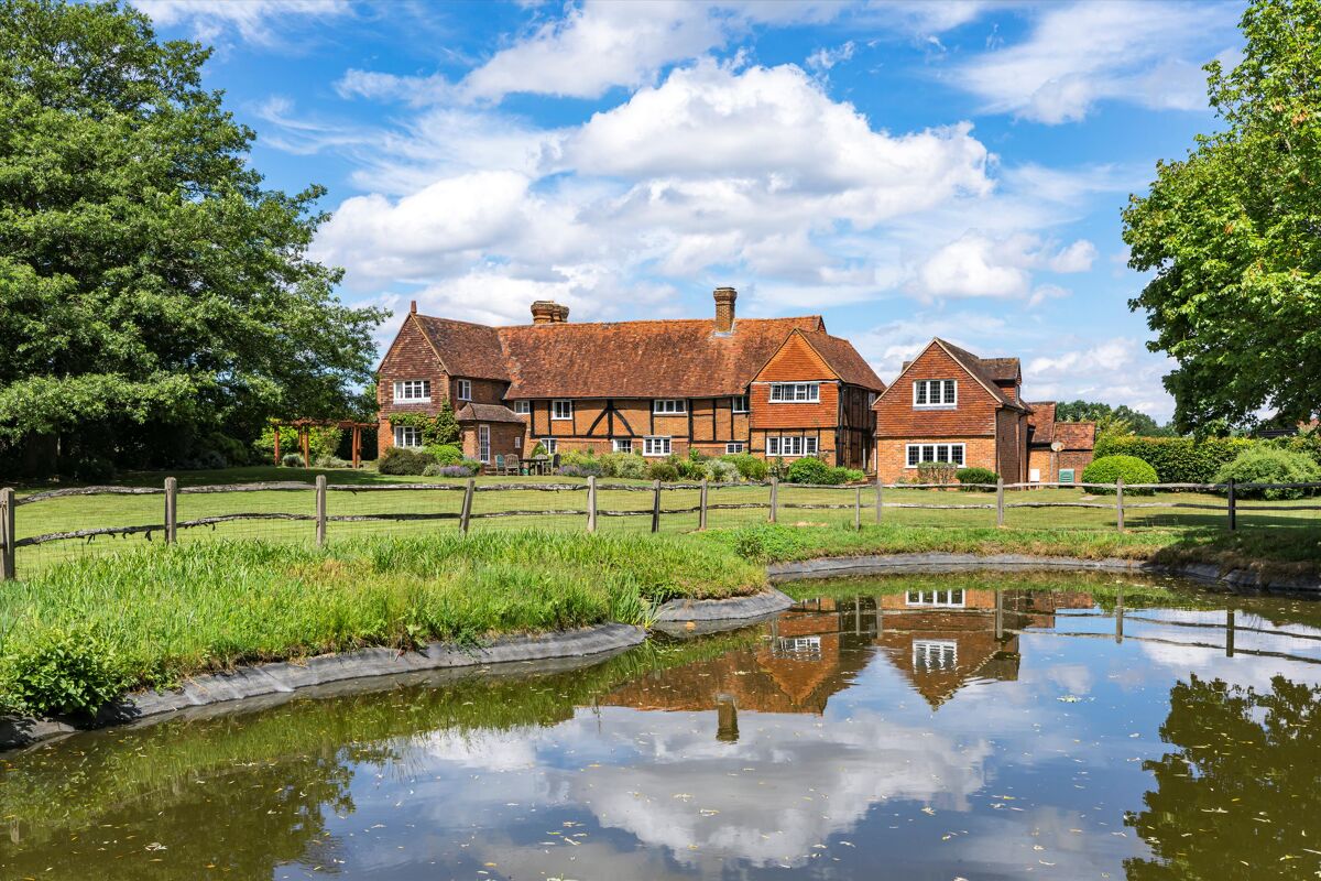 house for sale in Norton Farm, Worplesdon, Guildford, Surrey, GU3 GLD140123 Knight Frank