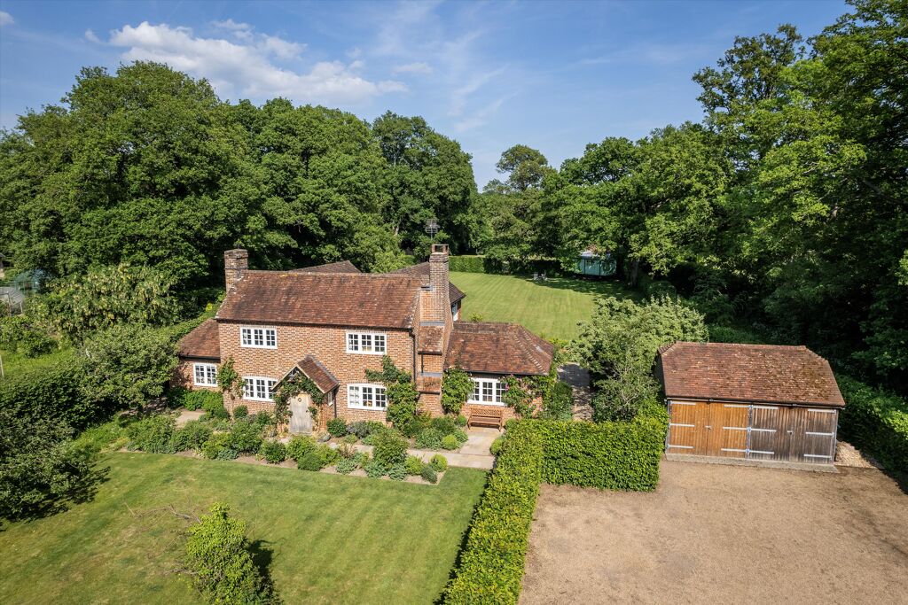 Image of Knightons Lane, Dunsfold, Godalming, Surrey, GU8