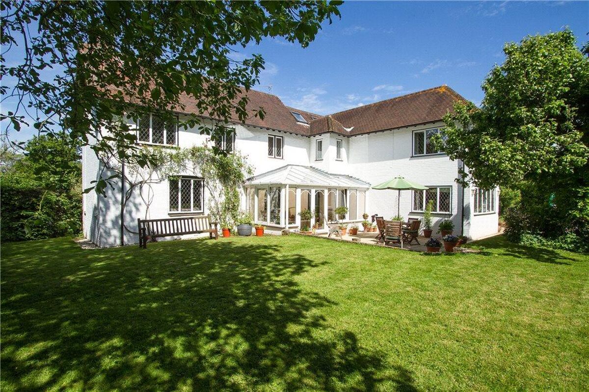 house for sale in Rosemary Lane, Alfold, Cranleigh, Surrey, GU6 GLD140405 Knight Frank