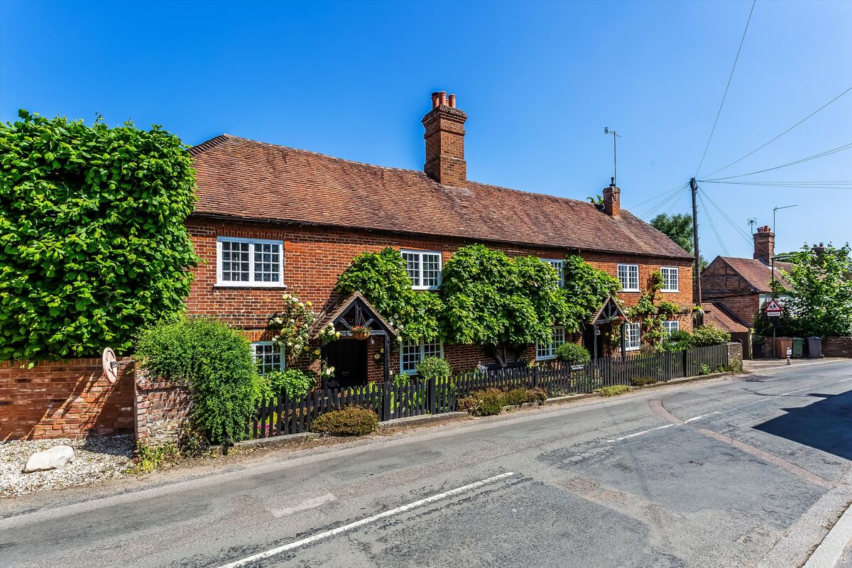 house for sale in The Street, Puttenham, Guildford, Surrey, GU3 ...