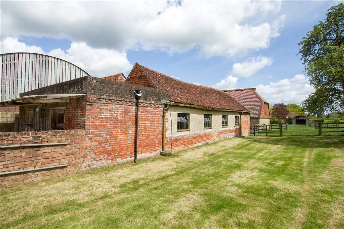 house for sale in Combe Lane, Chiddingfold, Godalming, Surrey, GU8