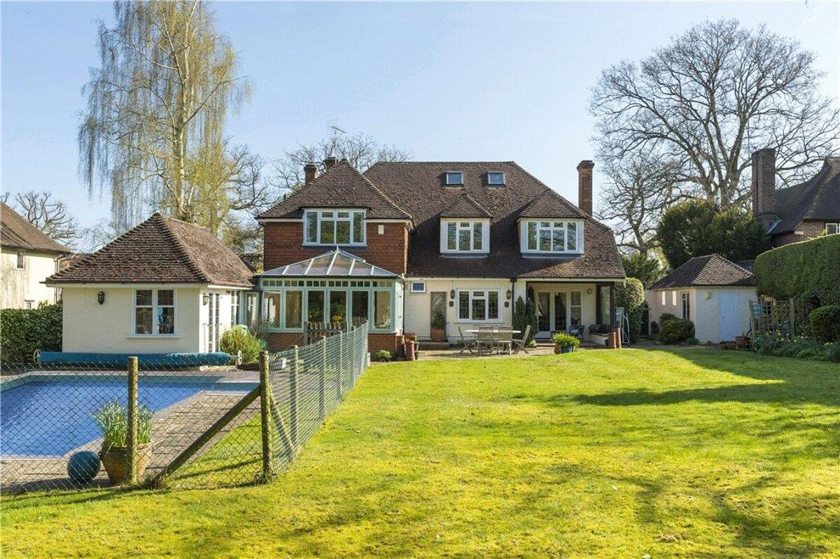 house for sale in Ganghill, Guildford, Surrey, GU1 GLD150136 Knight