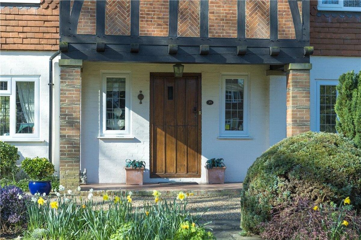 house for sale in Ganghill, Guildford, Surrey, GU1 GLD150136 Knight