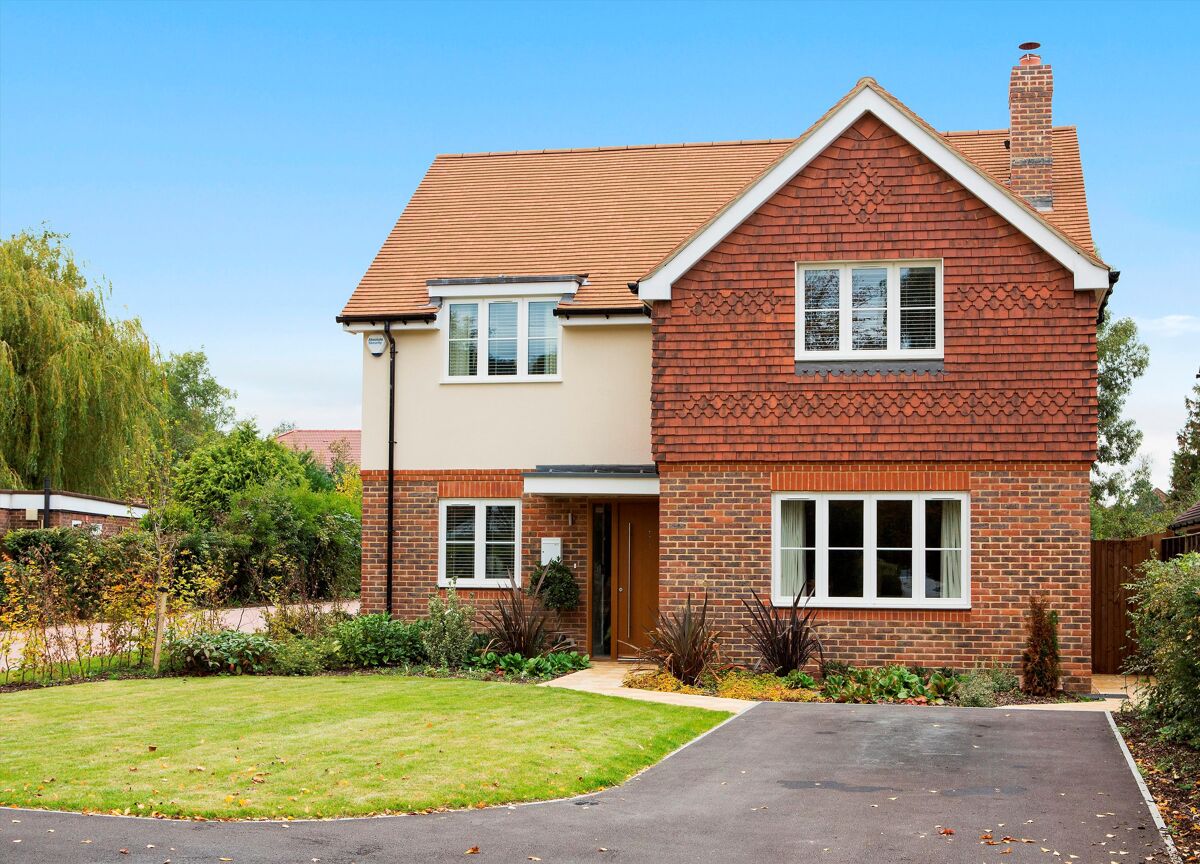 house for sale in Belmont Place, Burpham, Guildford, Surrey, GU4 GLD150346 Knight Frank house for sale in Belmont Place, Burpham, Guildford, Surrey, GU4 GLD150346 Knight Frank
