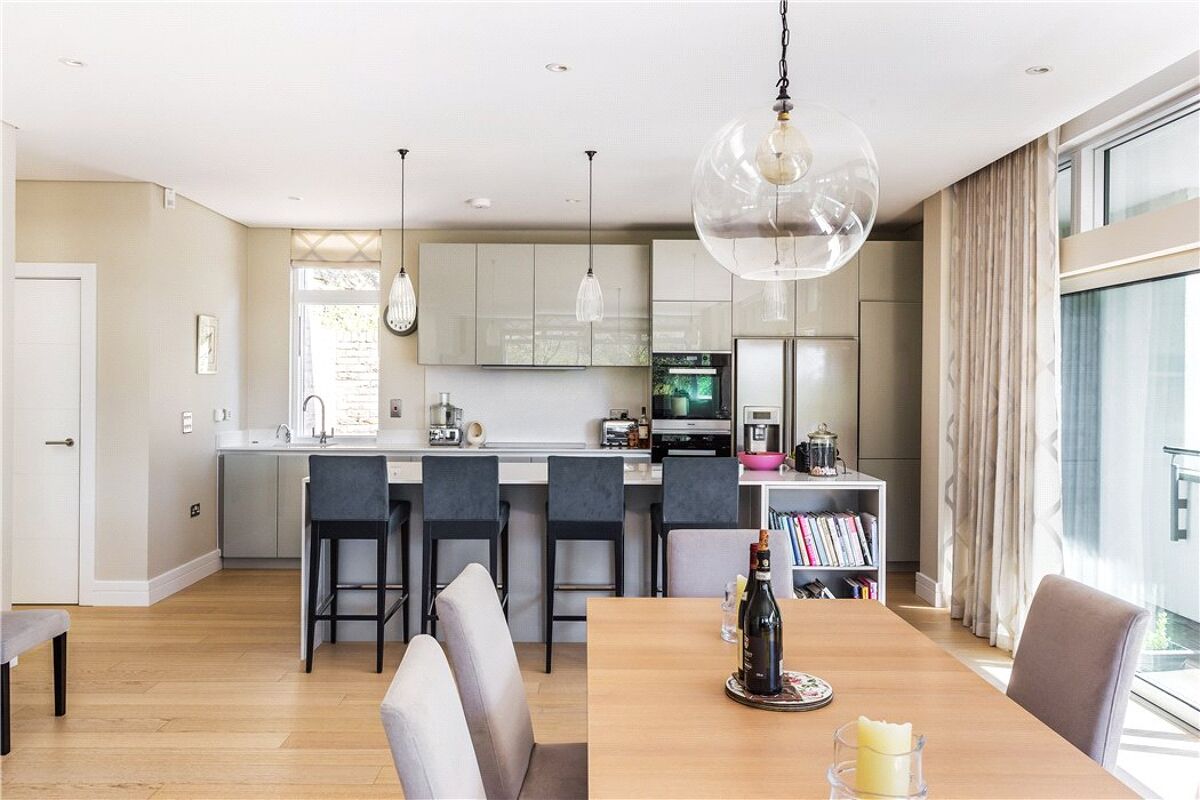 house for sale in Chantry Quarry, Guildford, Surrey, GU1 GLD160010