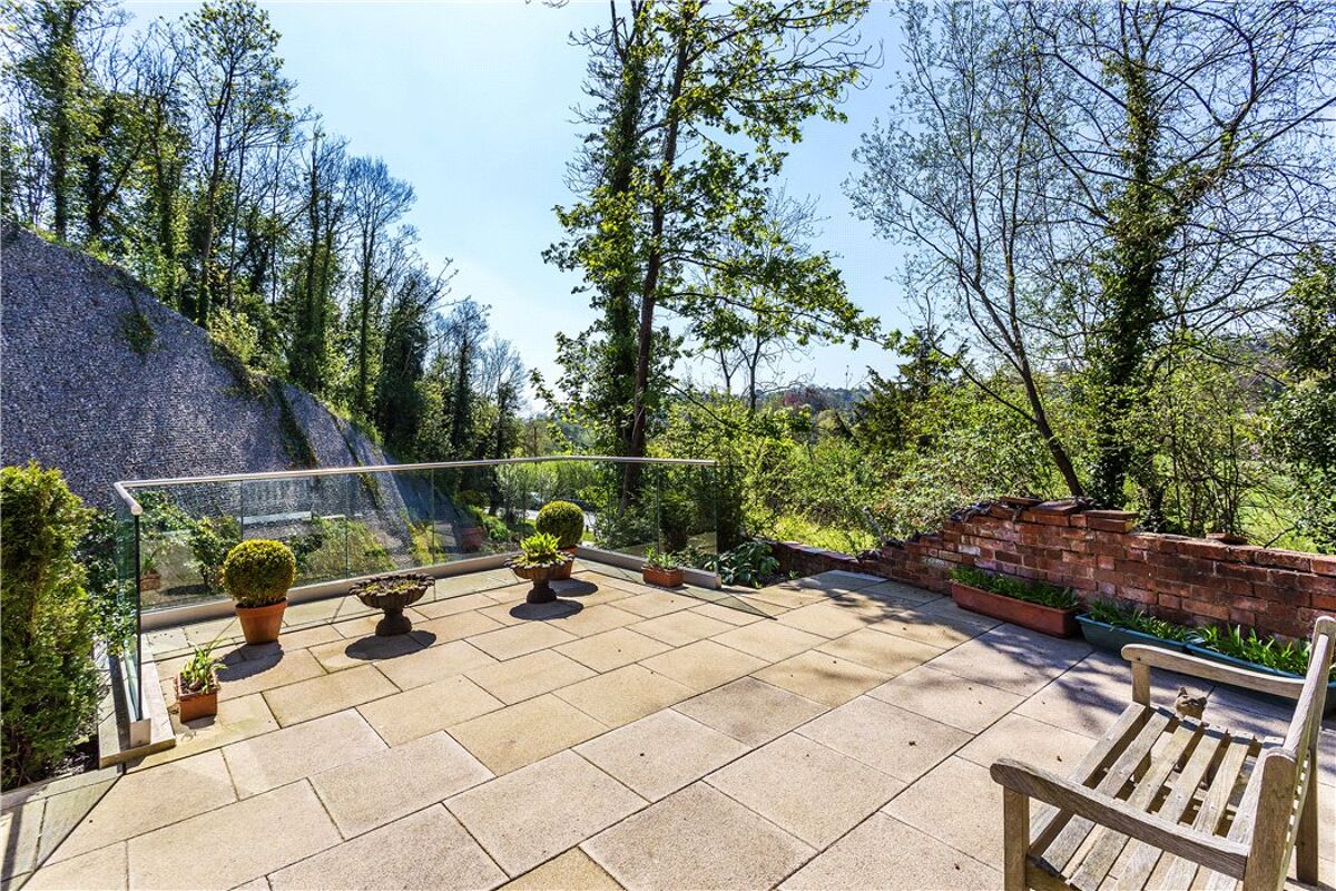 house for sale in Chantry Quarry, Guildford, Surrey, GU1 GLD160010