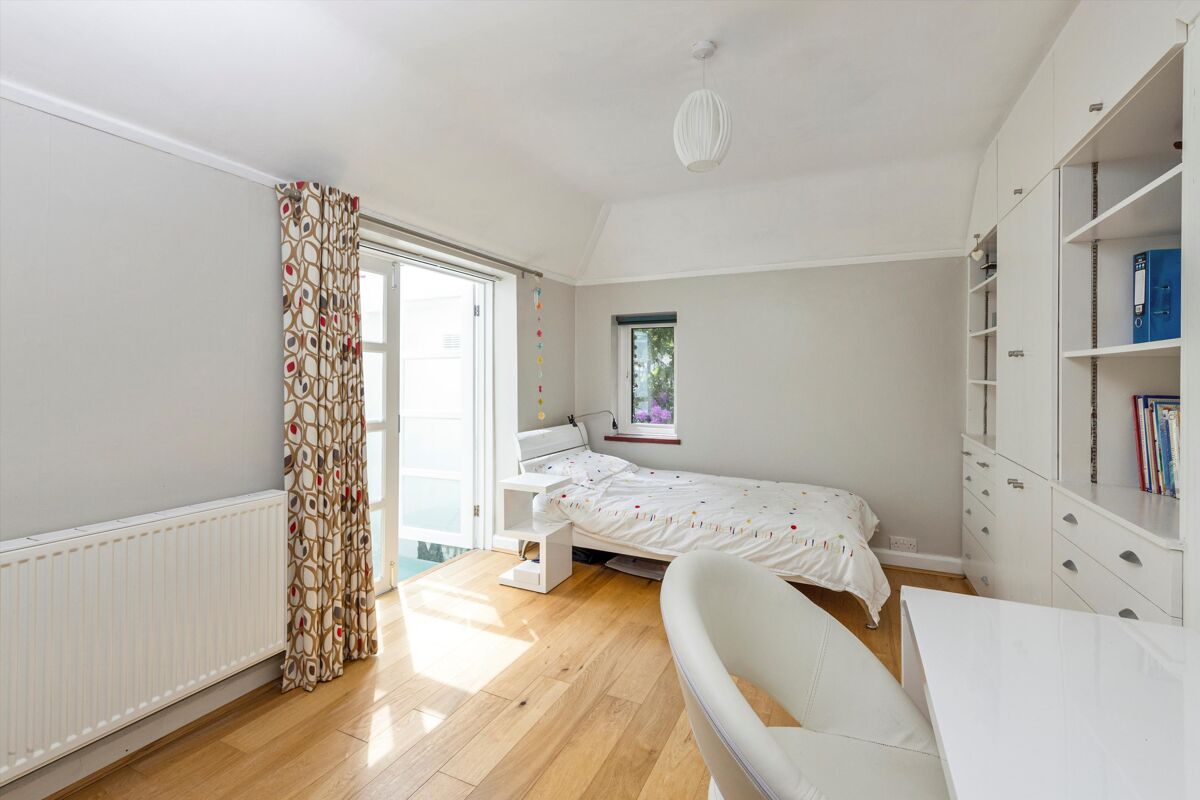 house for sale in Sheets Heath, Brookwood, Woking, Surrey, GU24