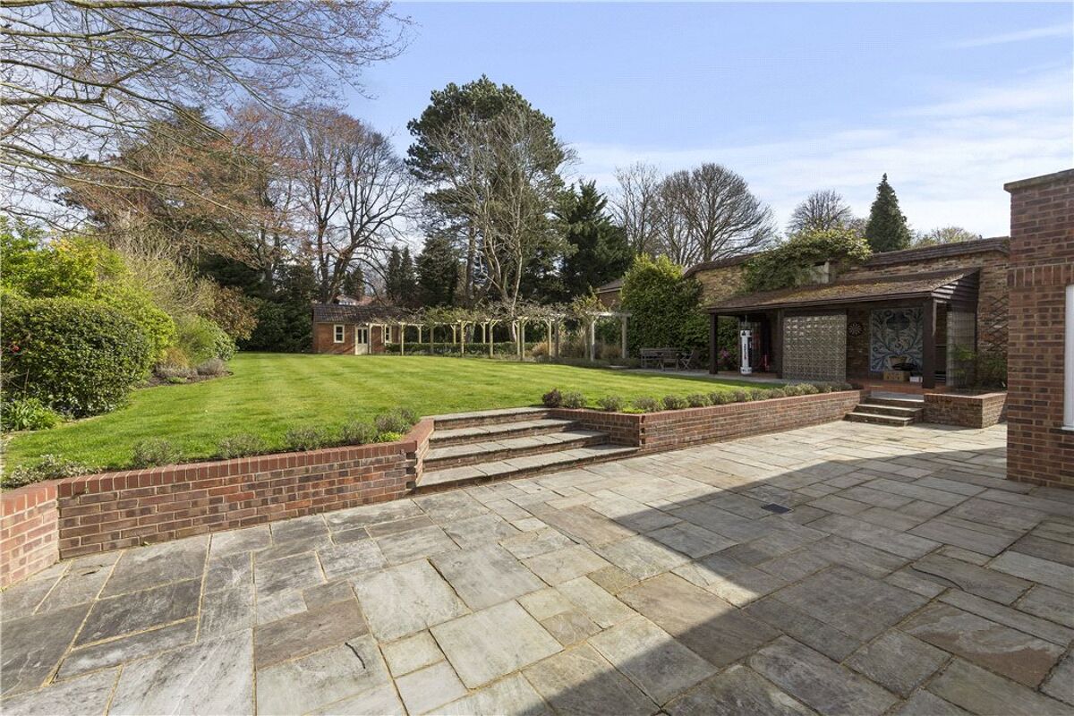 house for sale in Knowl Hill, The Hockering, Woking, Surrey, GU22