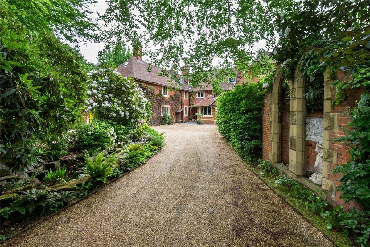 house for sale in Bagshot Road, Worplesdon Hill, Woking, Surrey, GU22