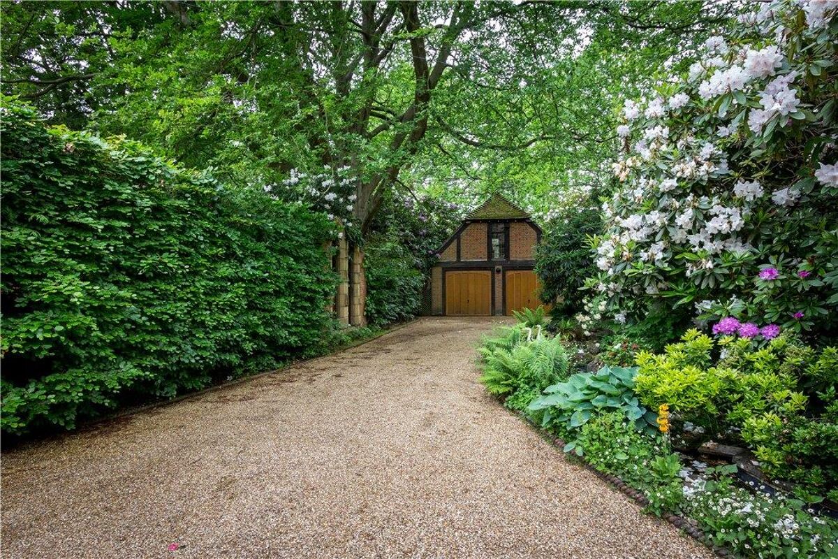 house for sale in Bagshot Road, Worplesdon Hill, Woking, Surrey, GU22