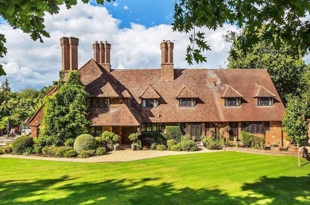 Image of Woodway, Guildford, Surrey, GU1