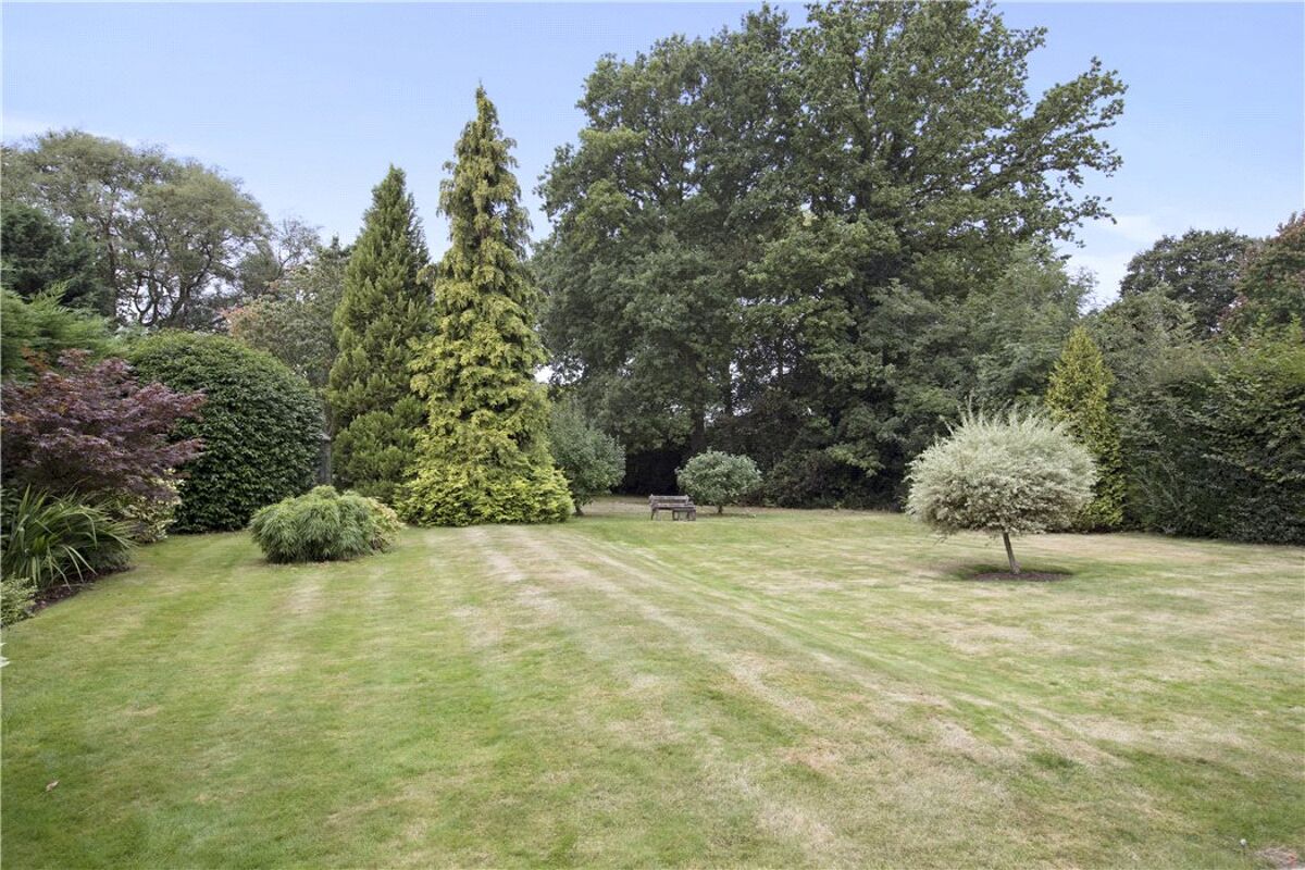 house for sale in Ganghill, Guildford, Surrey, GU1 GLD160138 Knight