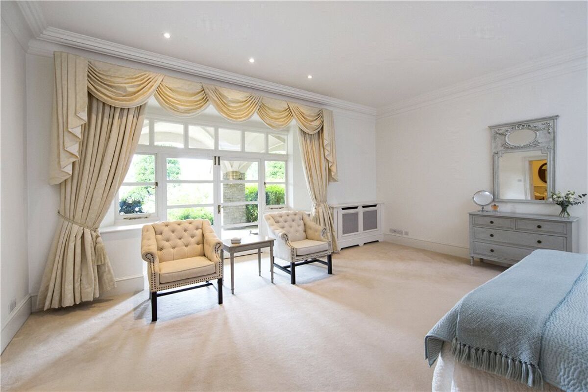 flat for sale in Snowdenham Hall, Bramley, Guildford, Surrey, GU5