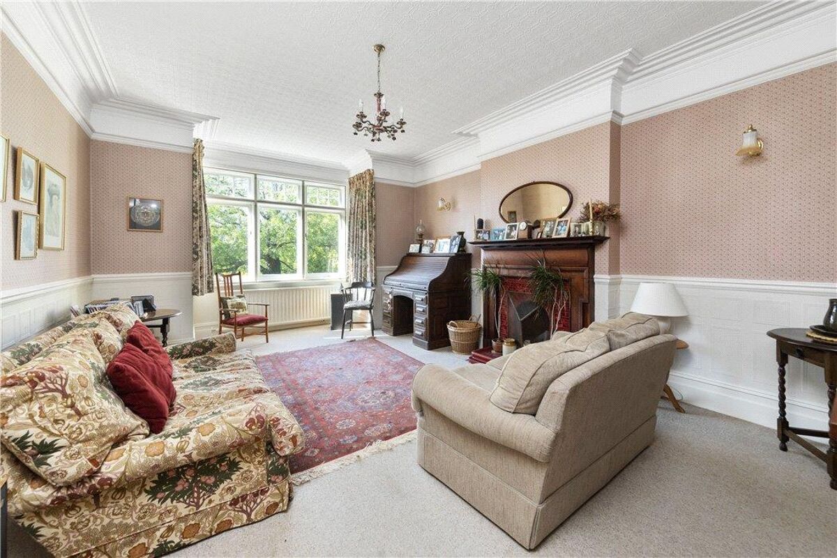 house for sale in Warwicks Bench, Guildford, Surrey, GU1 GLD160201