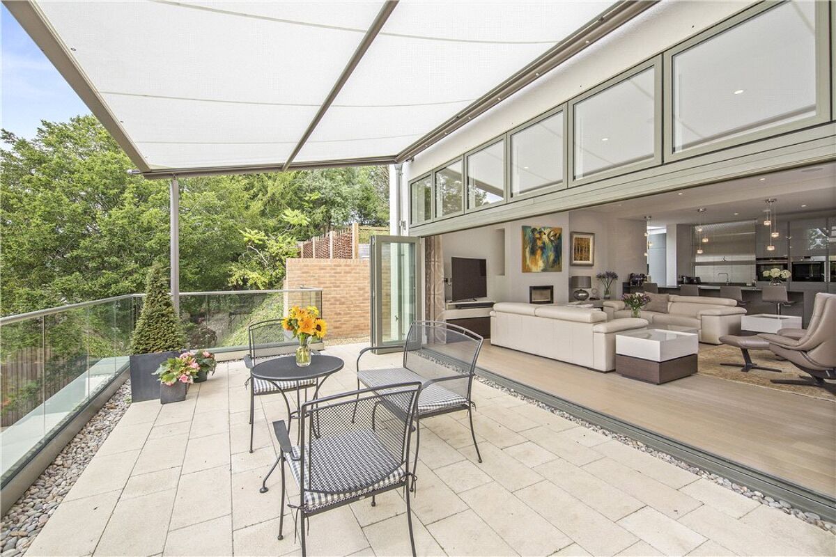 house for sale in Chantry Quarry, Guildford, Surrey, GU1 GLD160205