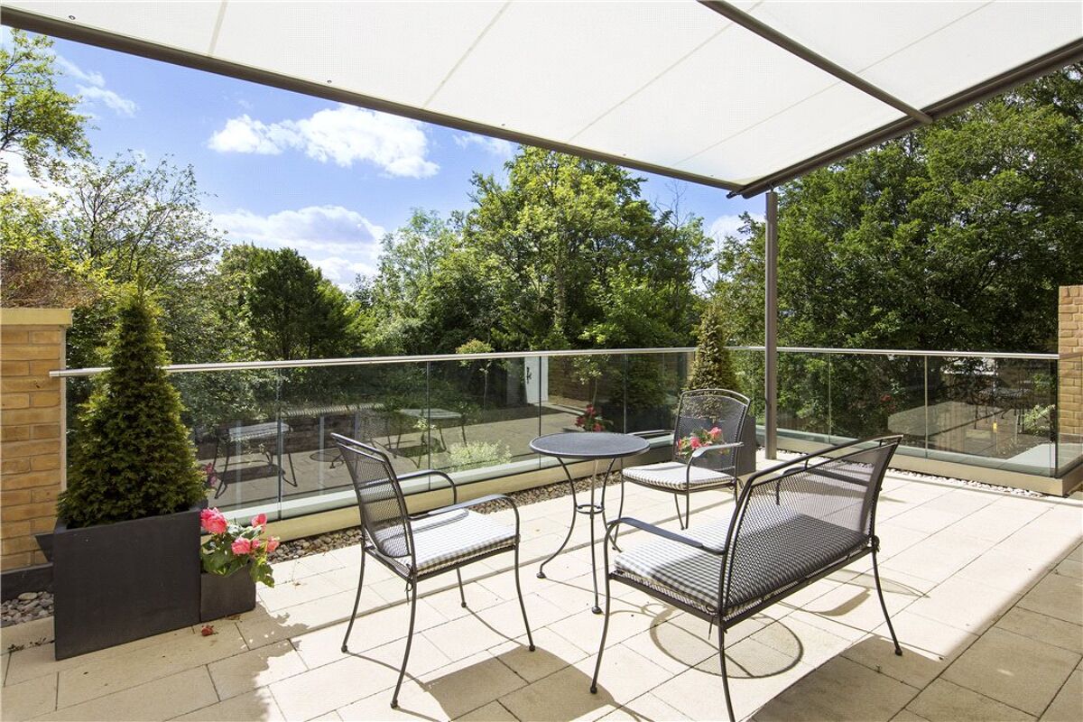 house for sale in Chantry Quarry, Guildford, Surrey, GU1 GLD160205