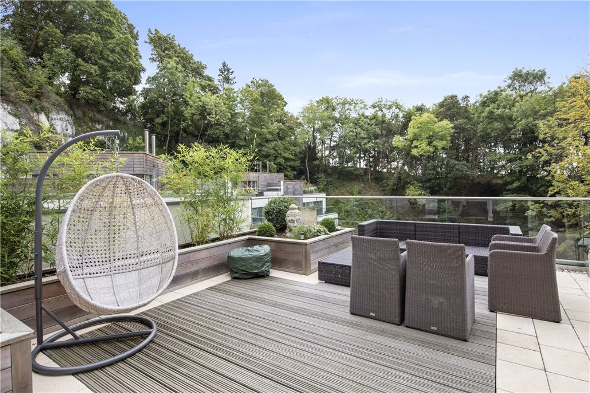 house for sale in Chantry Quarry, Guildford, Surrey, GU1 GLD160248