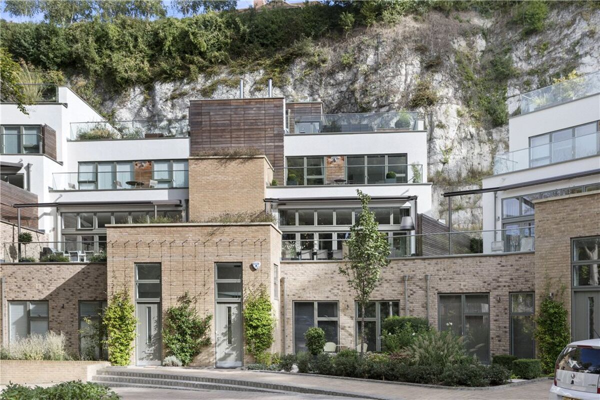 house for sale in Chantry Quarry, Guildford, Surrey, GU1 GLD160248