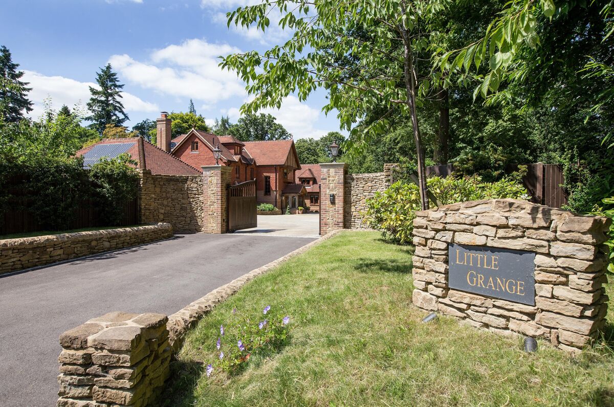 house for sale in Road, Godalming, Surrey, GU8 GLD160297