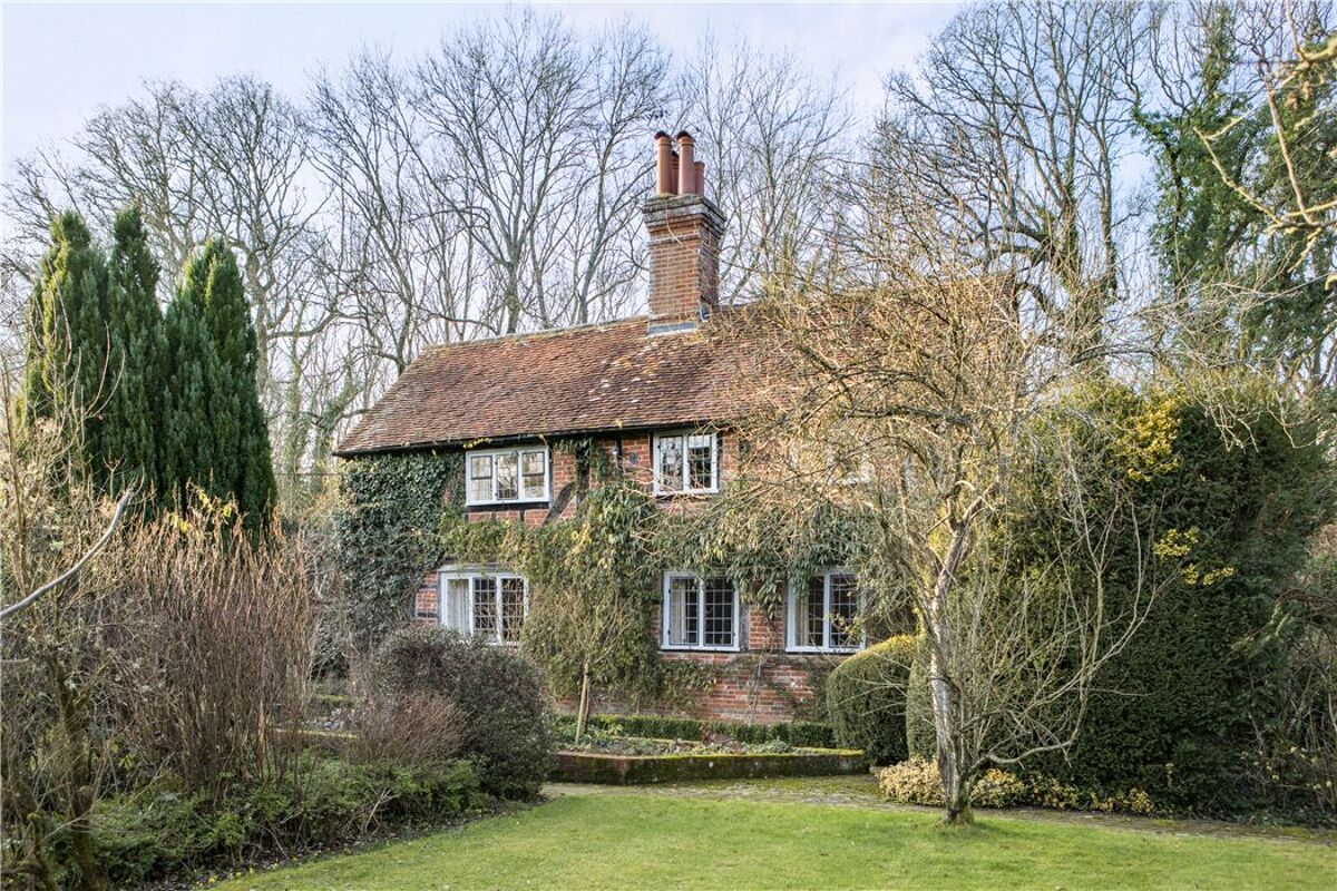 house for sale in Hurlands Lane, Dunsfold, Godalming, Surrey, GU8 GLD170027 Knight Frank