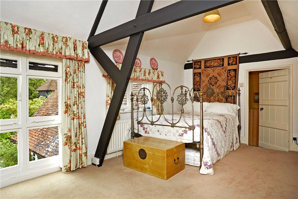 house for sale in Rake Manor, Milford, Surrey, GU8 GLD170048 Knight