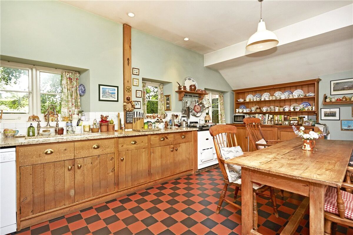 house for sale in Rake Manor, Milford, Surrey, GU8 GLD170048 Knight