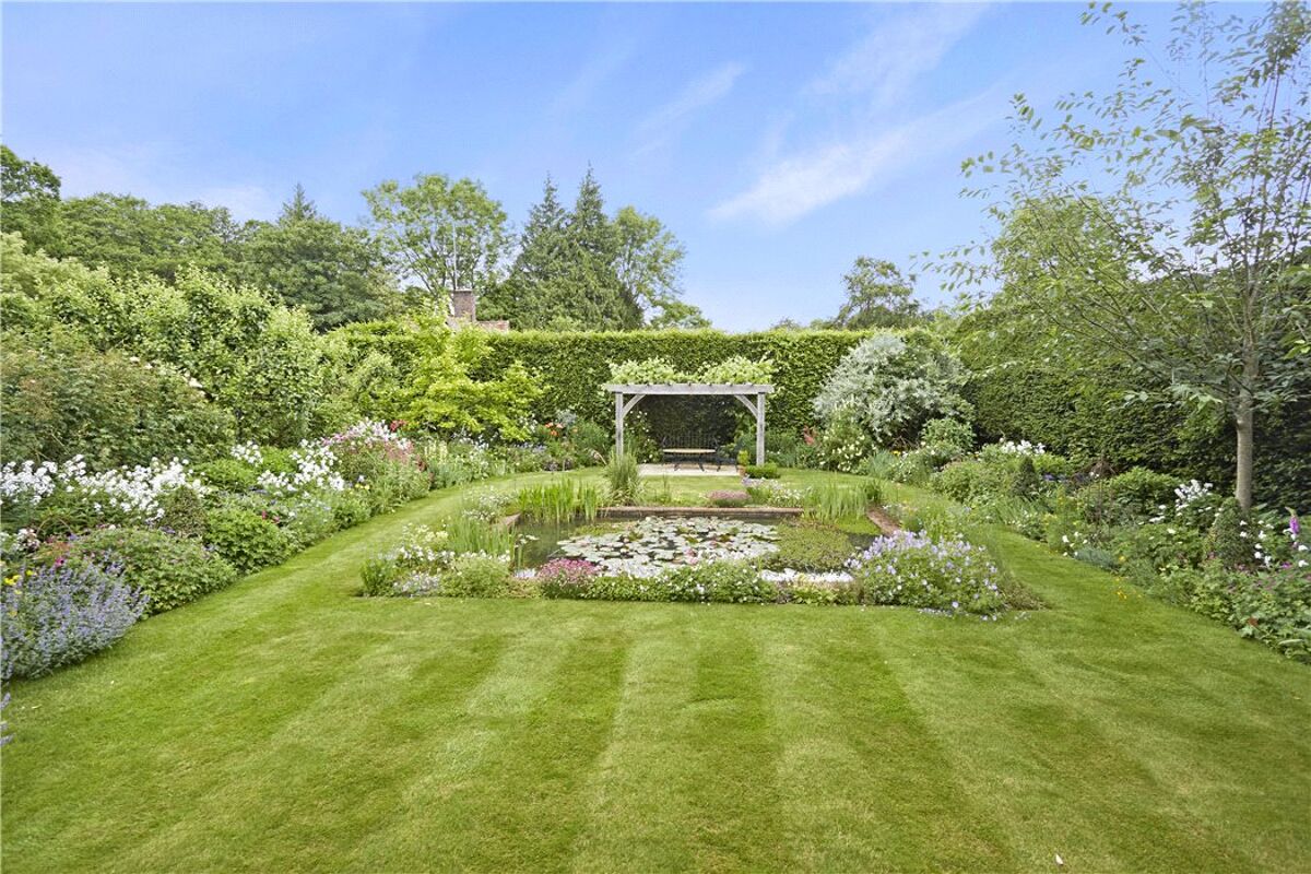 house for sale in Rake Manor, Milford, Surrey, GU8 GLD170048 Knight