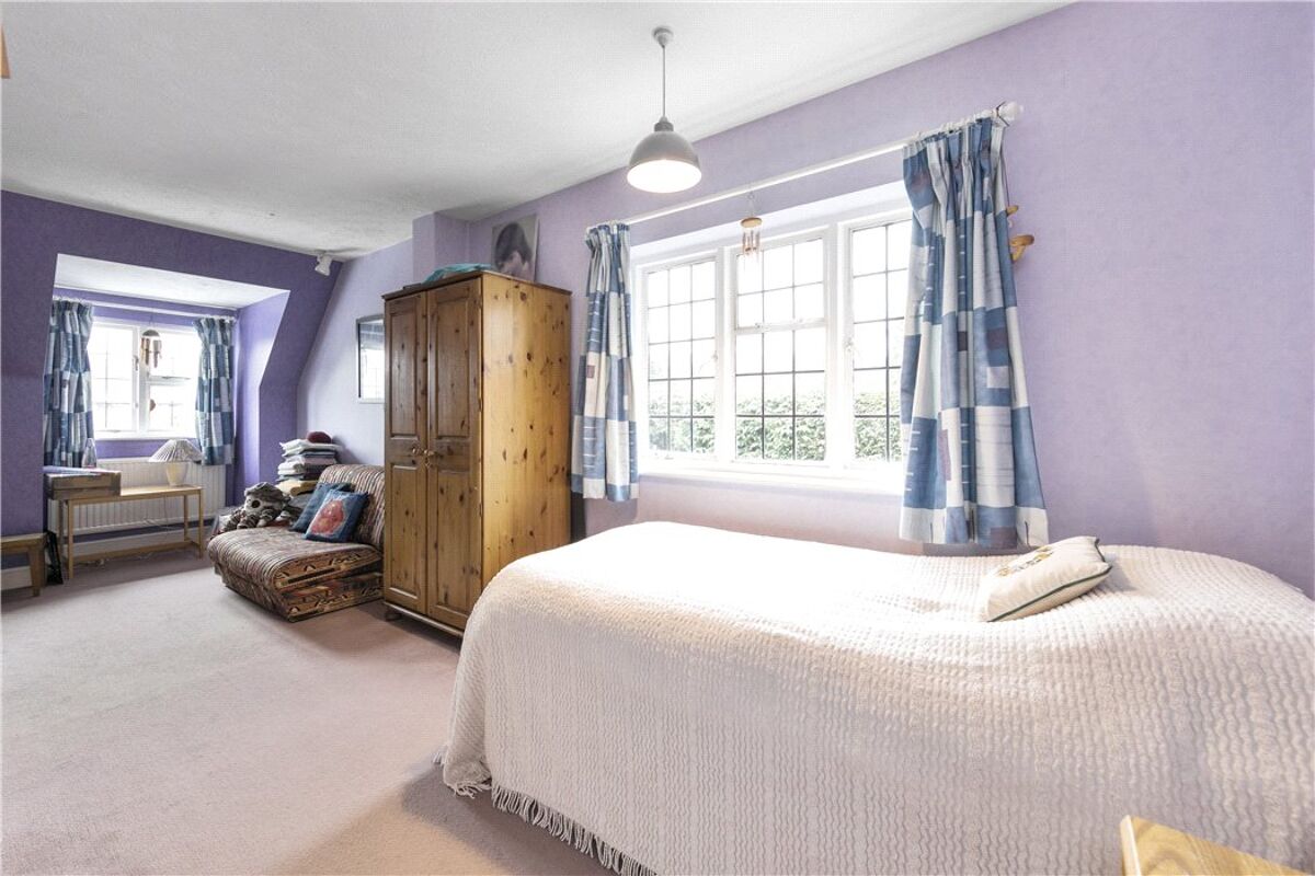 house for sale in Meads Road, Guildford, Surrey, GU1 GLD170057