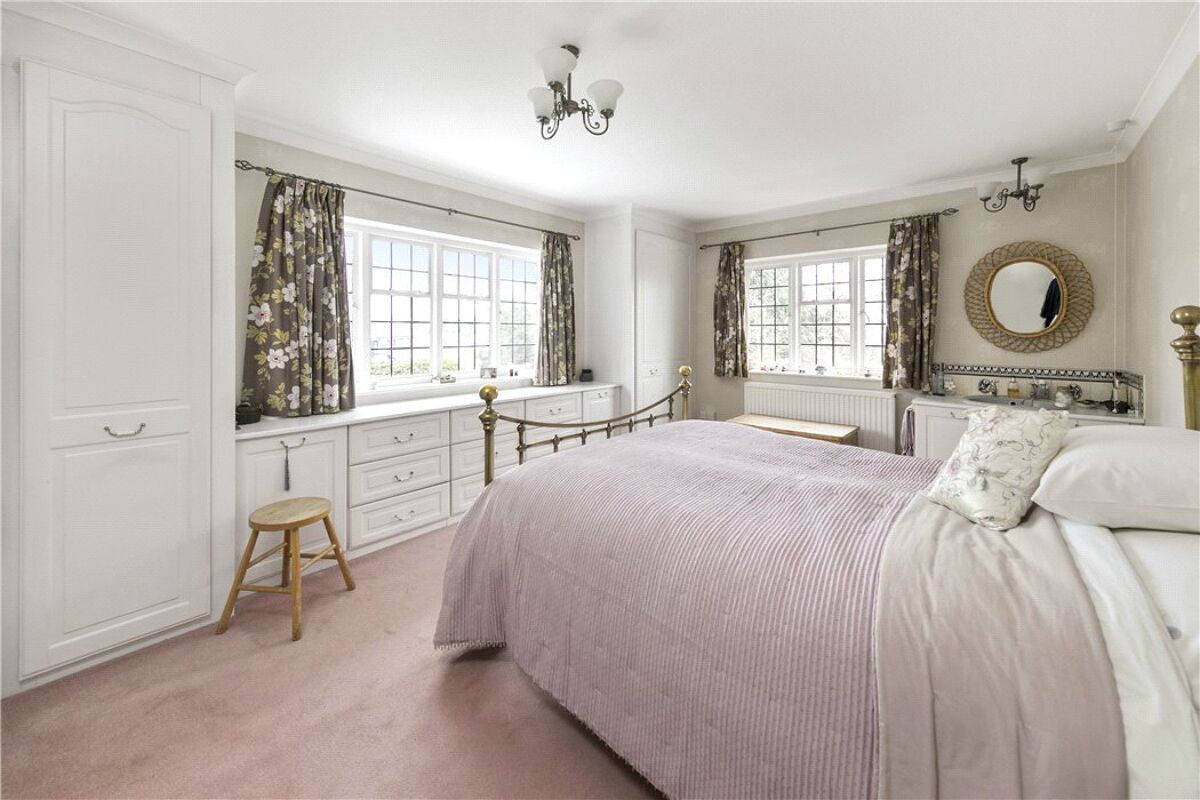 house for sale in Meads Road, Guildford, Surrey, GU1 GLD170057