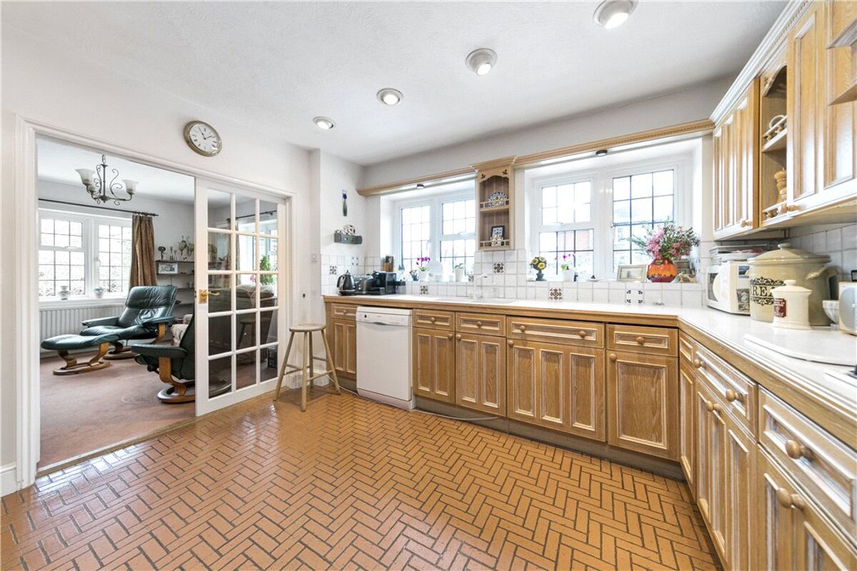 house for sale in Meads Road, Guildford, Surrey, GU1 GLD170057