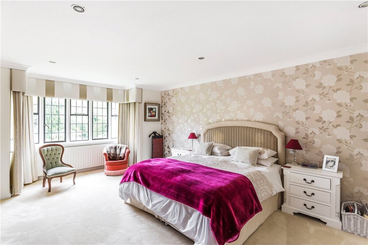 house for sale in Downside Road, Guildford, Surrey, GU4 GLD170077