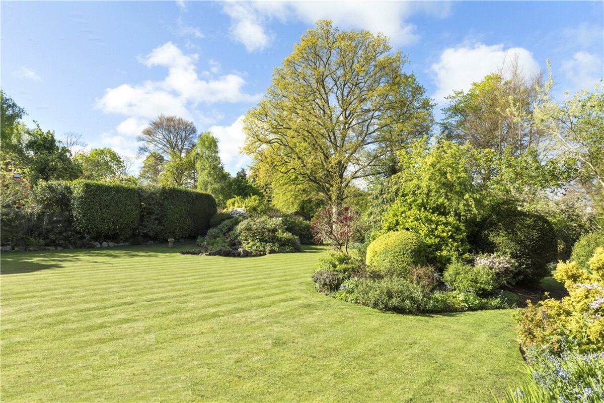 house for sale in Hillier Road, Guildford, Surrey, GU1 GLD170081