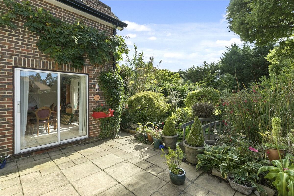 house for sale in Ganghill, Guildford, Surrey, GU1 GLD170098 Knight