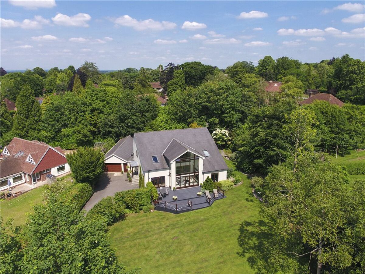 house for sale in Tollgate, Guildford, Surrey, GU1 GLD170133 Knight