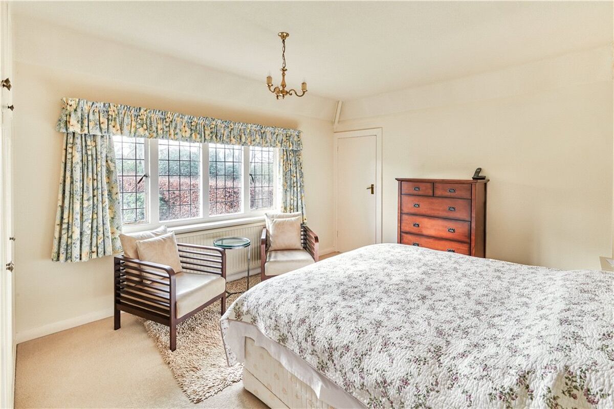 house for sale in Tennysons Lane, Haslemere, Surrey, GU27 GLD170142