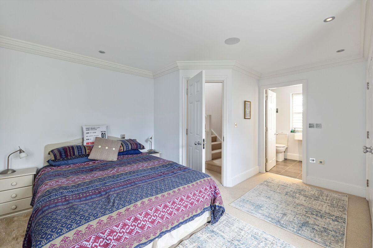 house for sale in Bradstone Brook, Shalford, Guildford, Surrey, GU4