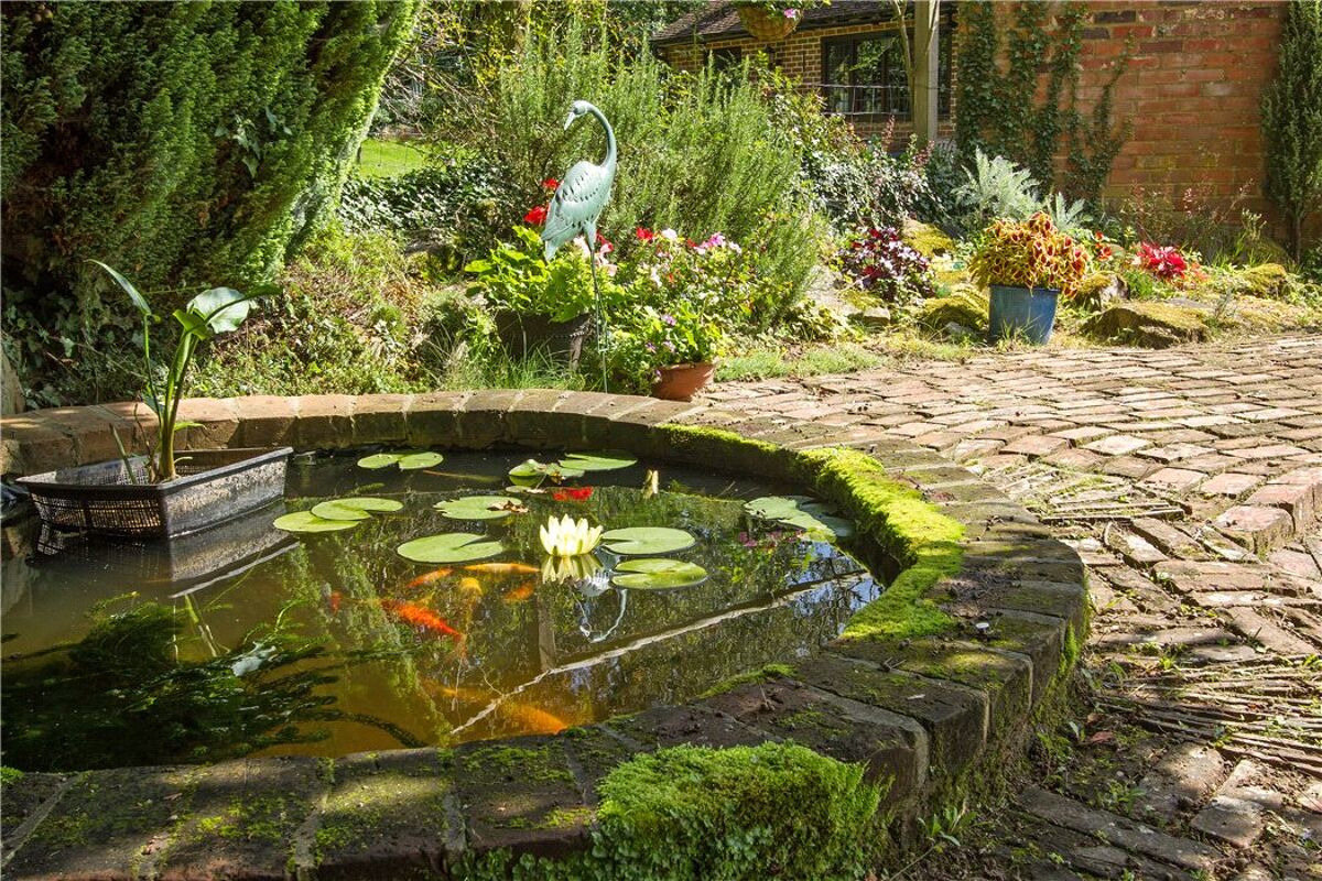 house for sale in Wishanger, Churt, Farnham, Surrey, GU10 GLD170201