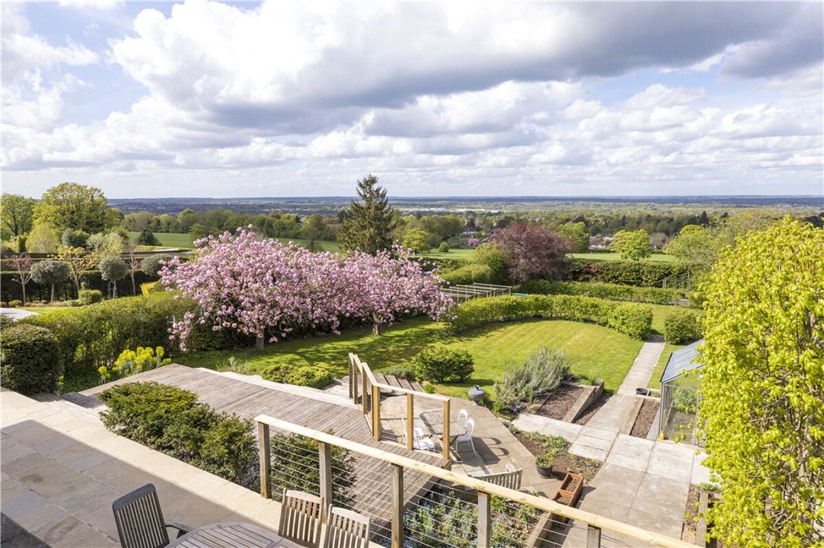 house for sale in Downside Road, Guildford, Surrey, GU4 GLD170242