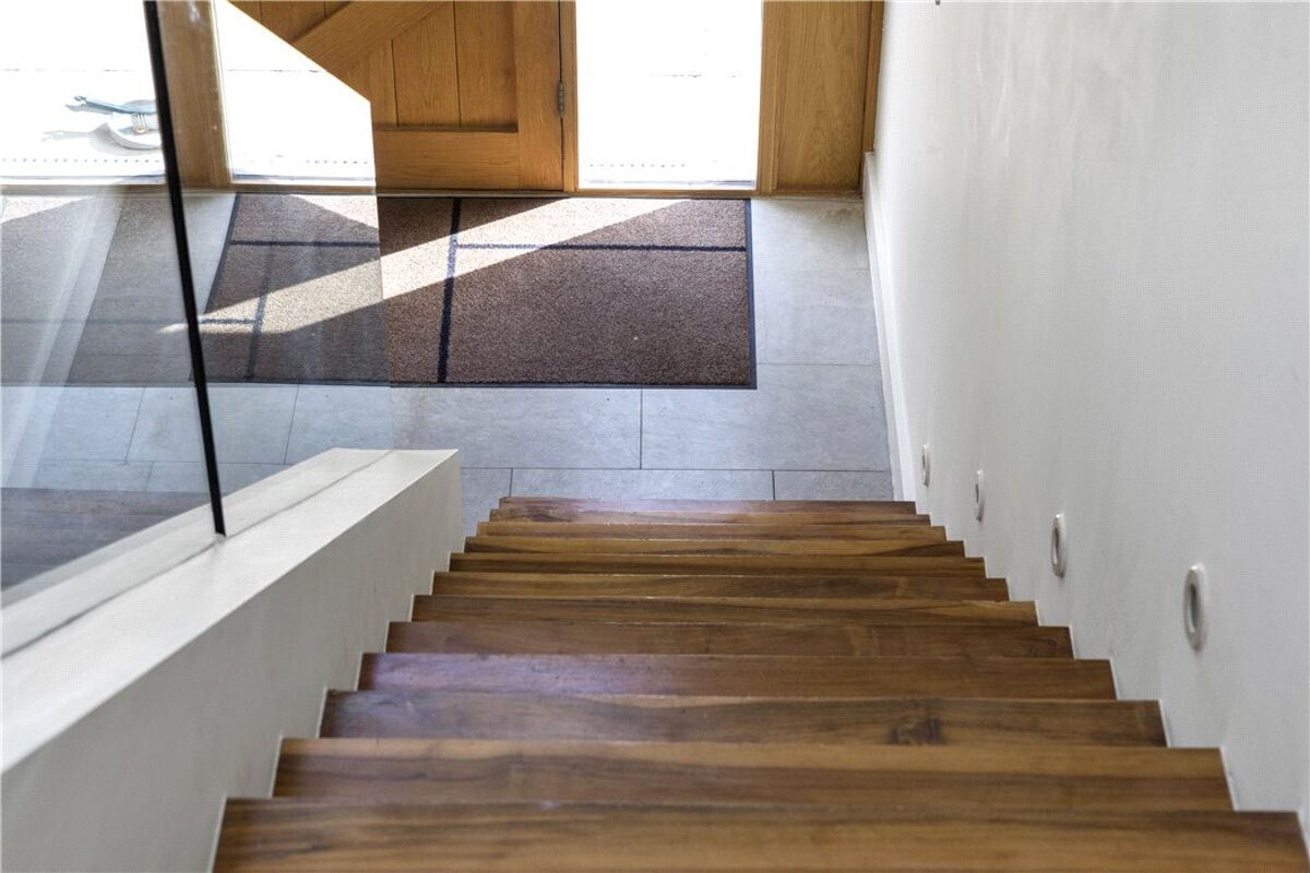 house for sale in Downside Road, Guildford, Surrey, GU4 GLD170242