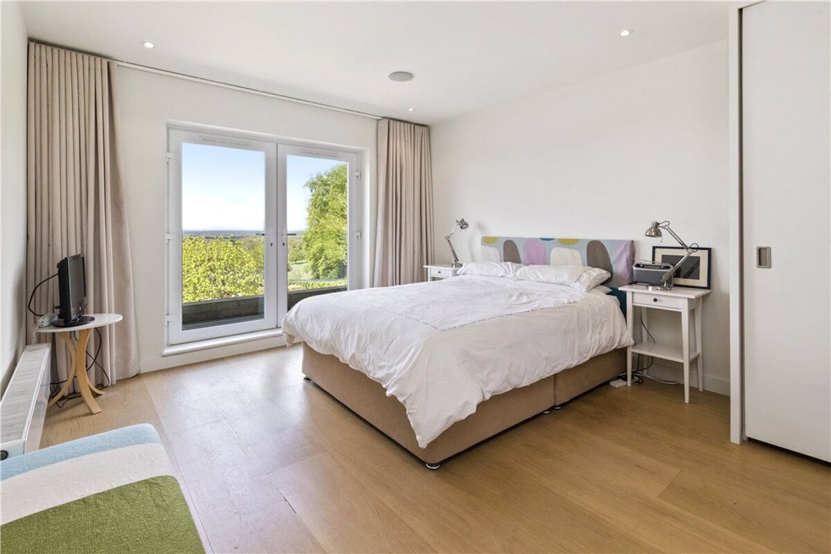 house for sale in Downside Road, Guildford, Surrey, GU4 GLD170242