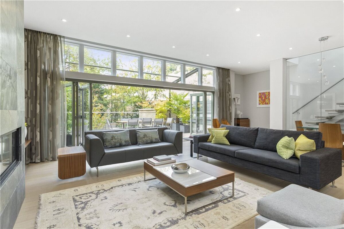 house for sale in Chantry Quarry, Guildford, Surrey, GU1 GLD170270