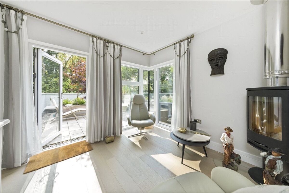 house for sale in Chantry Quarry, Guildford, Surrey, GU1 GLD170270