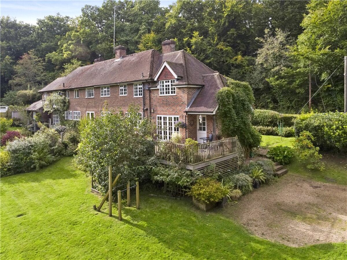 house for sale in Selhurst Common, Bramley, Guildford, Surrey, GU5