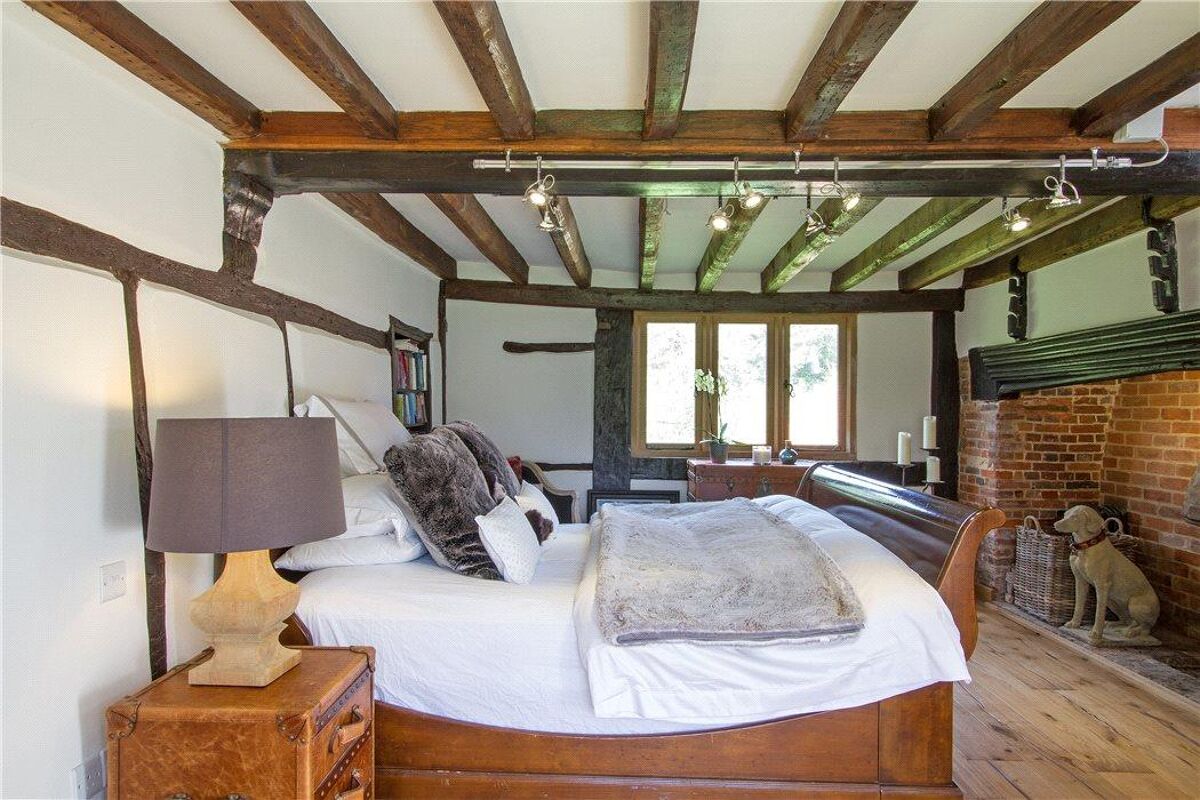 house for sale in Tigbourne Farm, Wormley, Godalming, Surrey, GU8