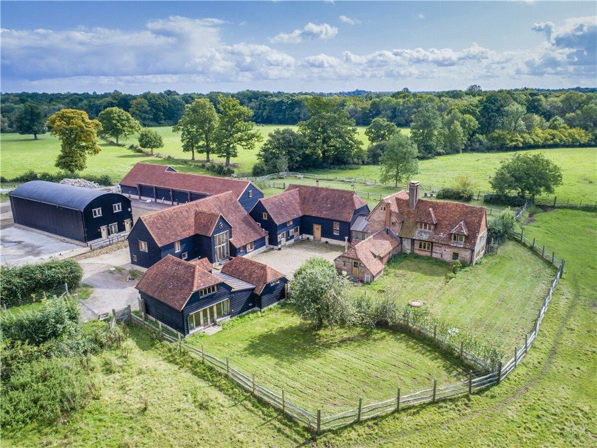 house for sale in Tigbourne Farm, Wormley, Godalming, Surrey, GU8 GLD170281 Knight Frank house for sale in Tigbourne Farm, Wormley, Godalming, Surrey, GU8 GLD170281 Knight Frank