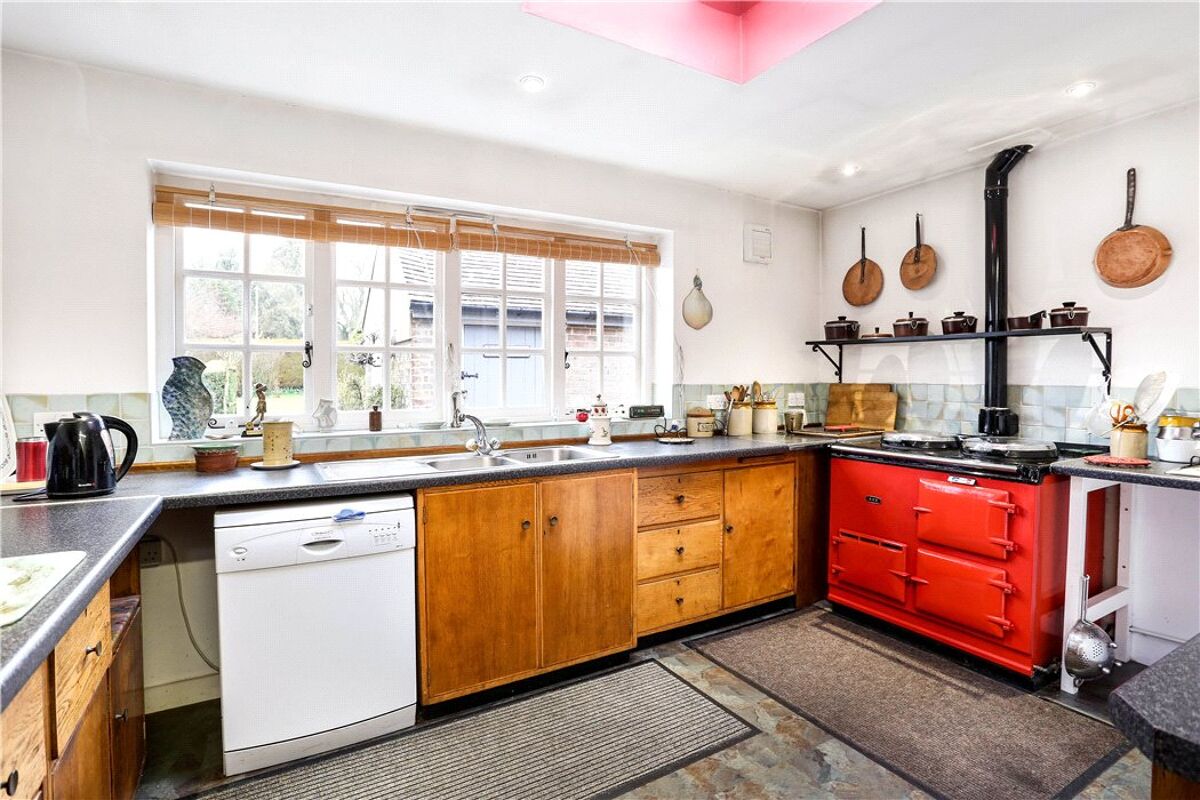 house for sale in Farnham Road, Liss, Hampshire, GU33 GLD170289