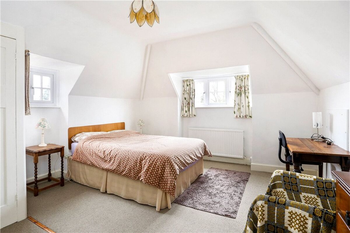 house for sale in Farnham Road, Liss, Hampshire, GU33 GLD170289