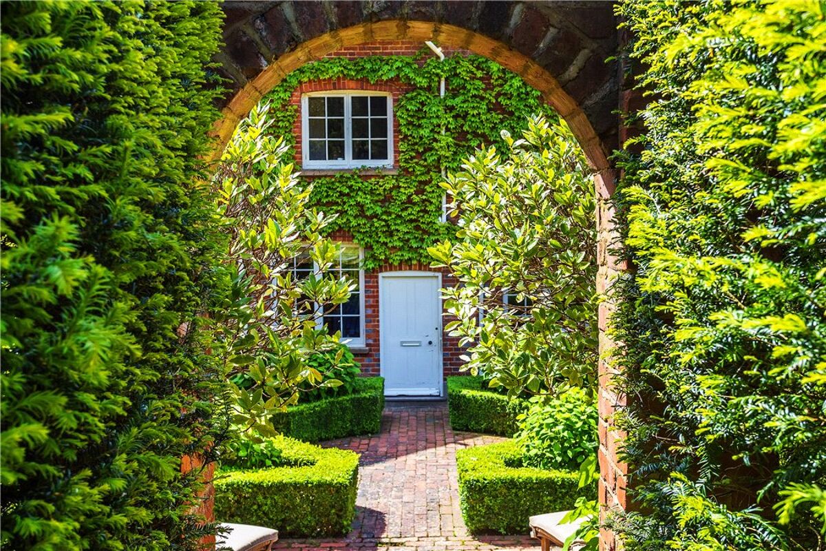 house for sale in Coldharbour, Dorking, Surrey, RH5 GLD180001