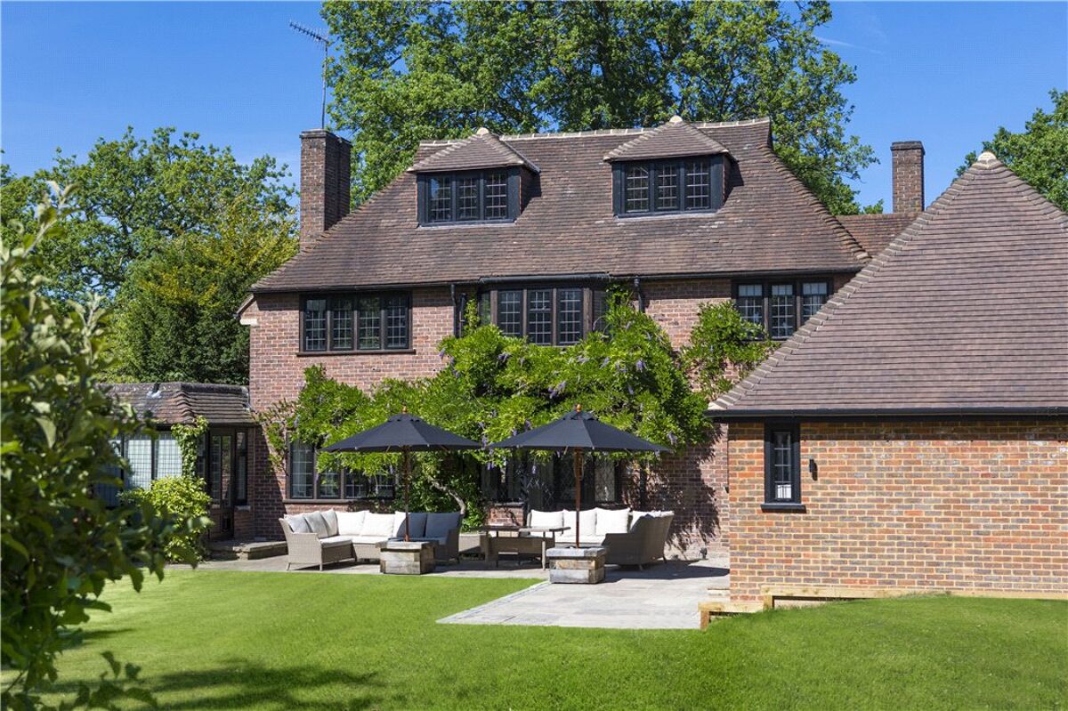 house for sale in Ganghill, Guildford, Surrey, GU1 GLD180032 Knight