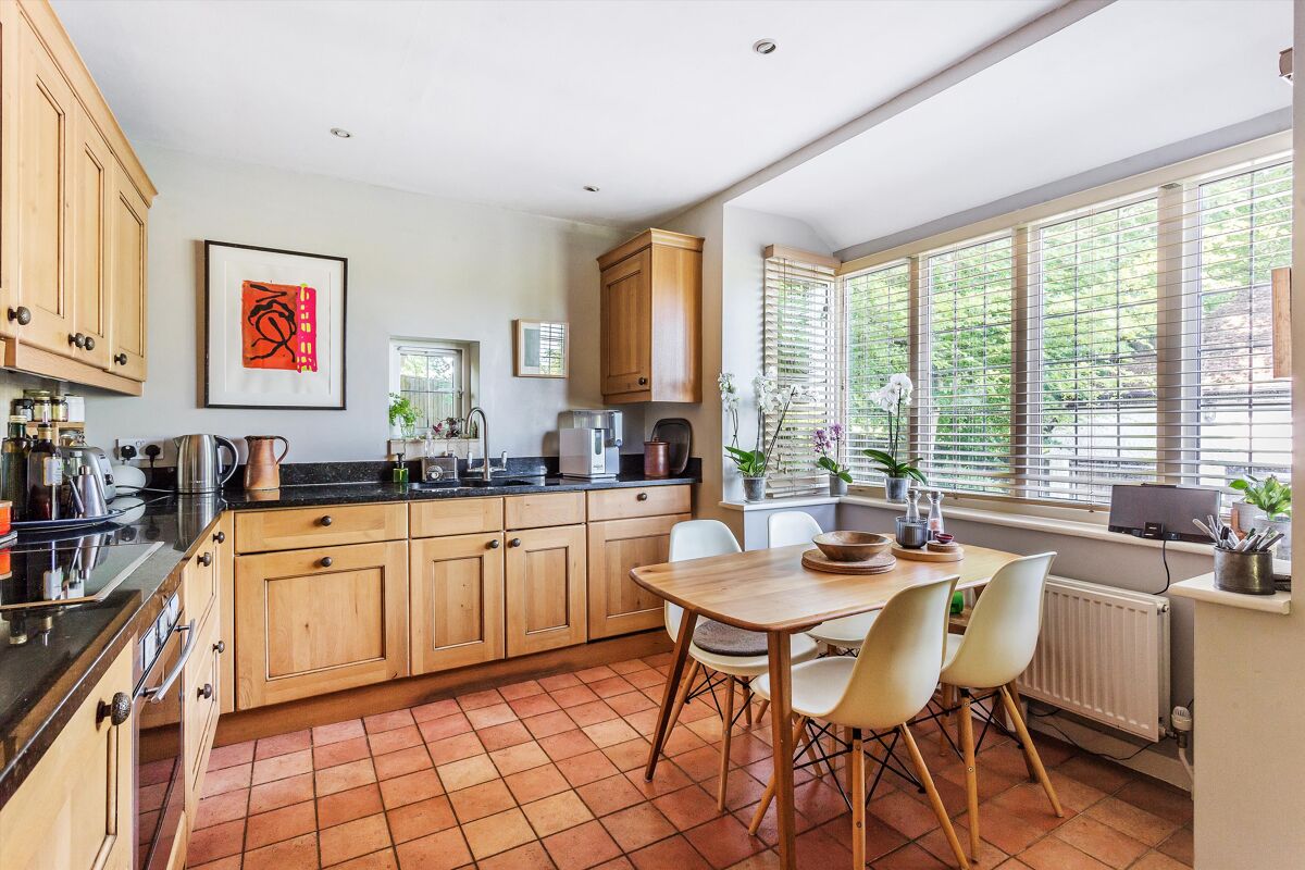 house for sale in Upper Guildown Road, Guildford, Surrey, GU2